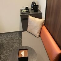 小さいながらソファ・冷蔵庫あり