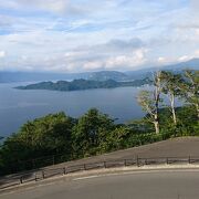 十和田湖を一望できる展望台