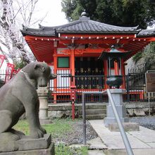 戦災を免れた前不動堂