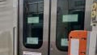 知らない地を走る夜行列車は...