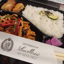 肉の細切りピリ辛炒め