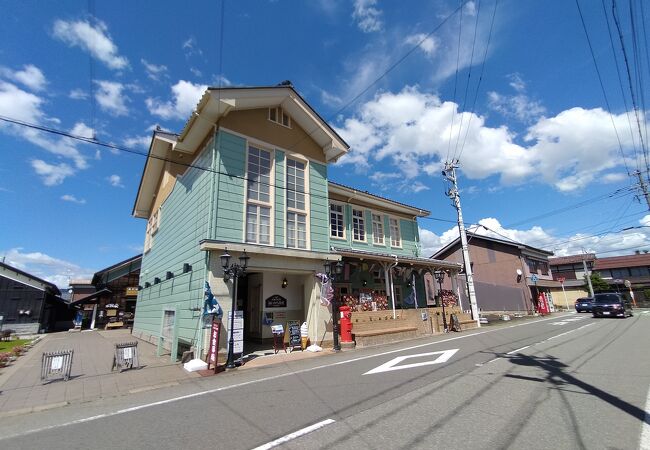 昭和の初期に織物検査場として使用されていた建物をリノベーション