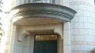 外国人墓地に眠っている方たちに関連する資料などを展示