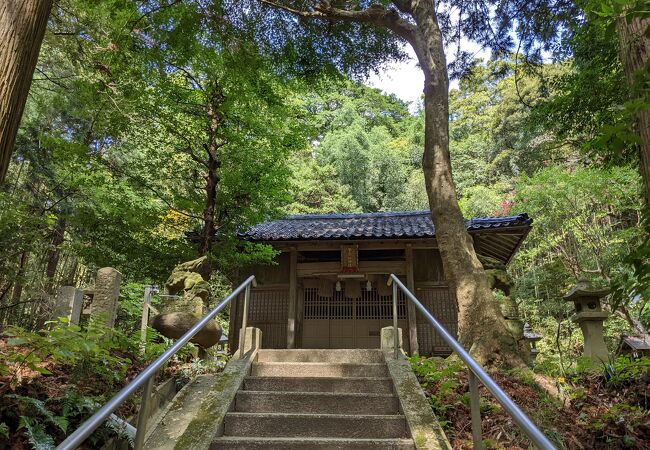 出雲国風土記、延喜式神名帳にものる、古くからある神社です