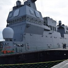 そして眼前に飛び込む航海艦橋