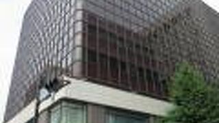 駅に近くに建っているので、夜遅くまでレストランを利用できます