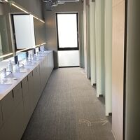 ［2F］にロッカーとシャワーを集合させている