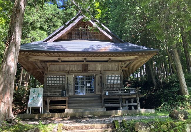 人も少なく、静かで神々しい空気に包まれていました。