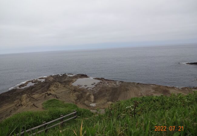 江差海の駅で、かもめ島のパンフレットを貰って、島をぐるりと歩いてみました。