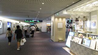 到着後、緩やかな坂を上ることになります