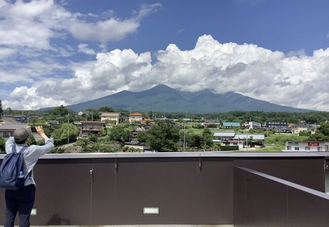 八ヶ岳がよく見える駅　小海線の始発駅