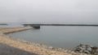 駐車場は広くはありませんが、設備は一通り整っていました。