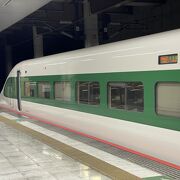 期間限定！東北新幹線開業当時の200系風塗装のE2系新幹線が1日1&#12316;2往復見られます。