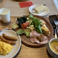 朝食　サラダは作ってもらう