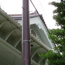 火除の懸魚など、和風建築も織り交ぜてある。