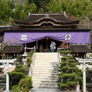 宝厳寺と建物がつながっており神仏習合本来の姿がよく分かる好例