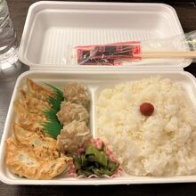 めっちゃ大盛のテイクアウト弁当