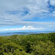 のと里山海道の別所岳サービスエリアにある七尾湾が一望できる展望台