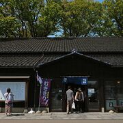 2棟の山居倉庫を改装して造られている：酒田夢の倶楽