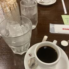 名物アイスコーヒーは「ままごと」的…