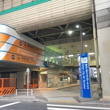 高速道路の高架下