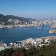 鍋冠山公園展望台から長崎港を一望できます