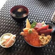 二条市場の海鮮丼屋さんです