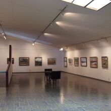 館内は思いの外広い。