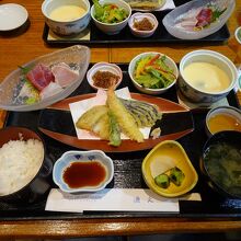 宿泊者限定の和食御膳（天ぷら・お刺身）