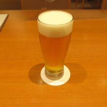 生ビール(800円)と…