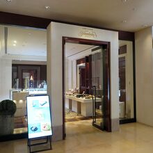 入口は小ぢんまり