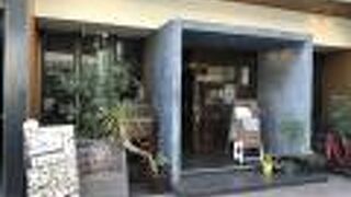 スタイリッシュで小洒落た外観