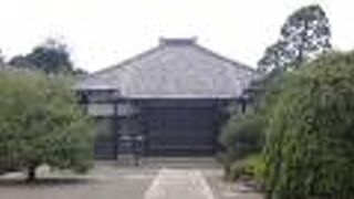 幕府御用絵師の狩野家の菩提寺