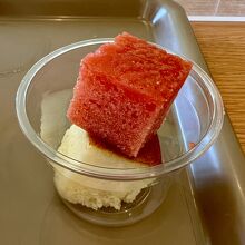 デザートはヨーグルトから変更になりました