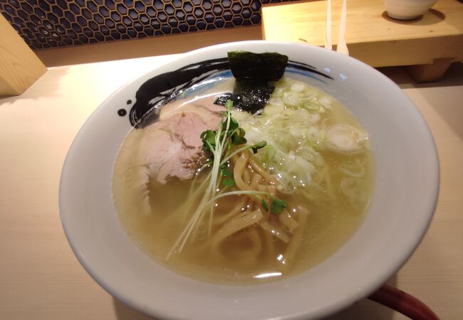 寿司がおいしい！ラーメンと寿司のコンビネーション