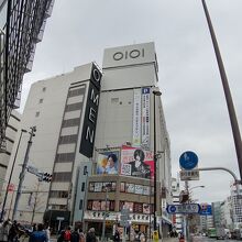 新宿マルイ メンの外観