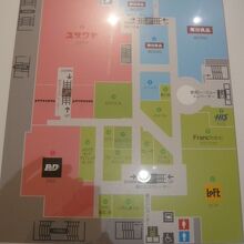 浦和パルコの３階のフロアー案内です。ユザワヤは、広いです。