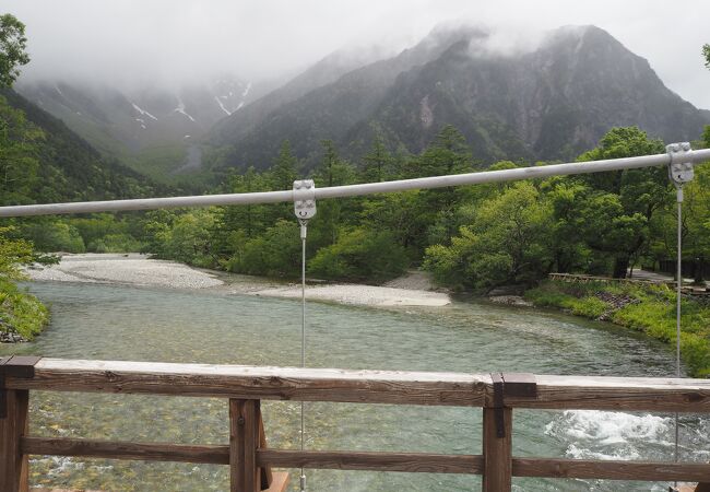 梓川からよく見える