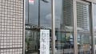 旅行者が西尾駅に着いたらまず立ち寄るべき場所