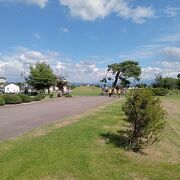 町中の静かな公園