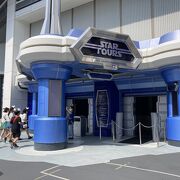 スターウォーズの世界に入ったような気分になれる♪