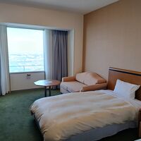 部屋は広く、３７階で満足。