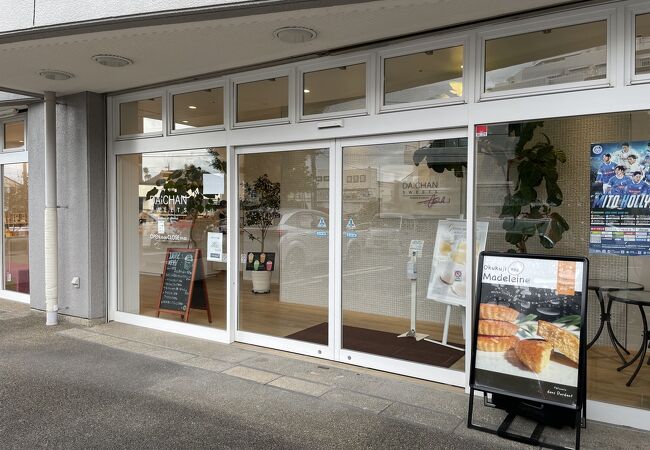 地元らしいスイーツも