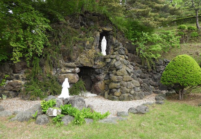 フランスの少女ベルナデッタの奇跡に纏わる洞窟