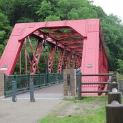 赤銅色の素敵な橋