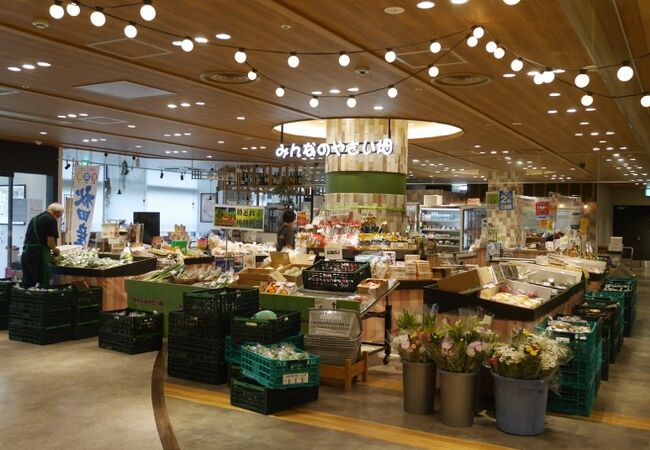 駅ビルで地物野菜を！