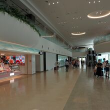 右に向かうと…