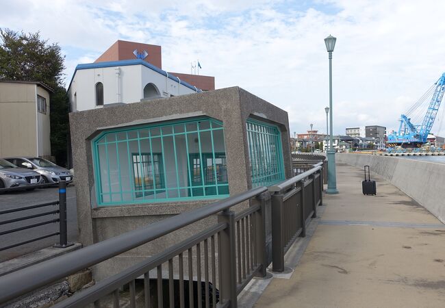 港を利用する船から港銭を取った場所