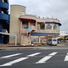 コンビニの２階が朝食会場