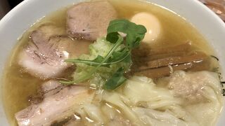今回は「塩ラーメン」を食べる